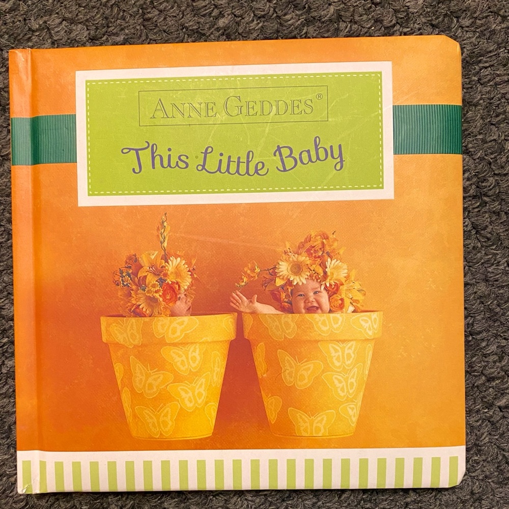 FREE with any purchase Anne Geddes Baby Book